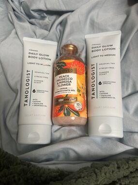 Daily Glow Body Lotion - White (Light to Medium)
